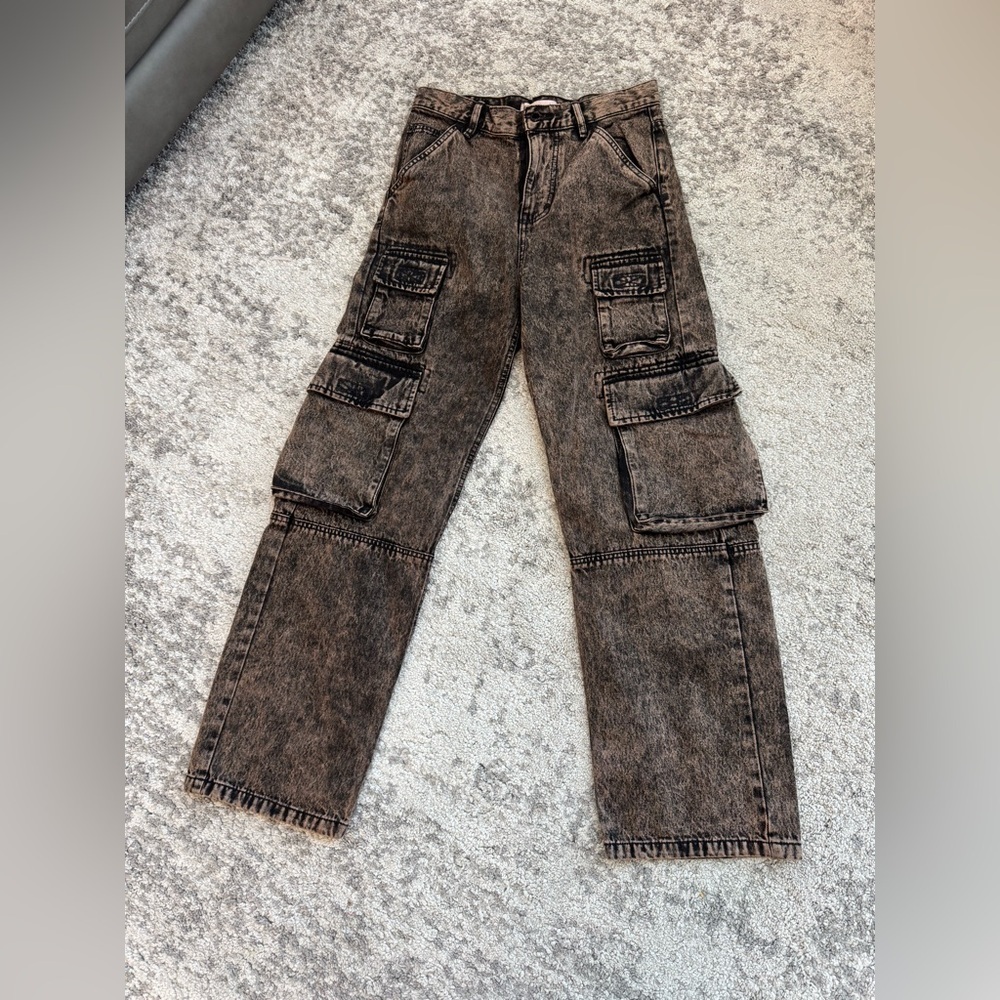 BDG Urban Outfitters Acid Wash Cargo Jeans
Women's 28